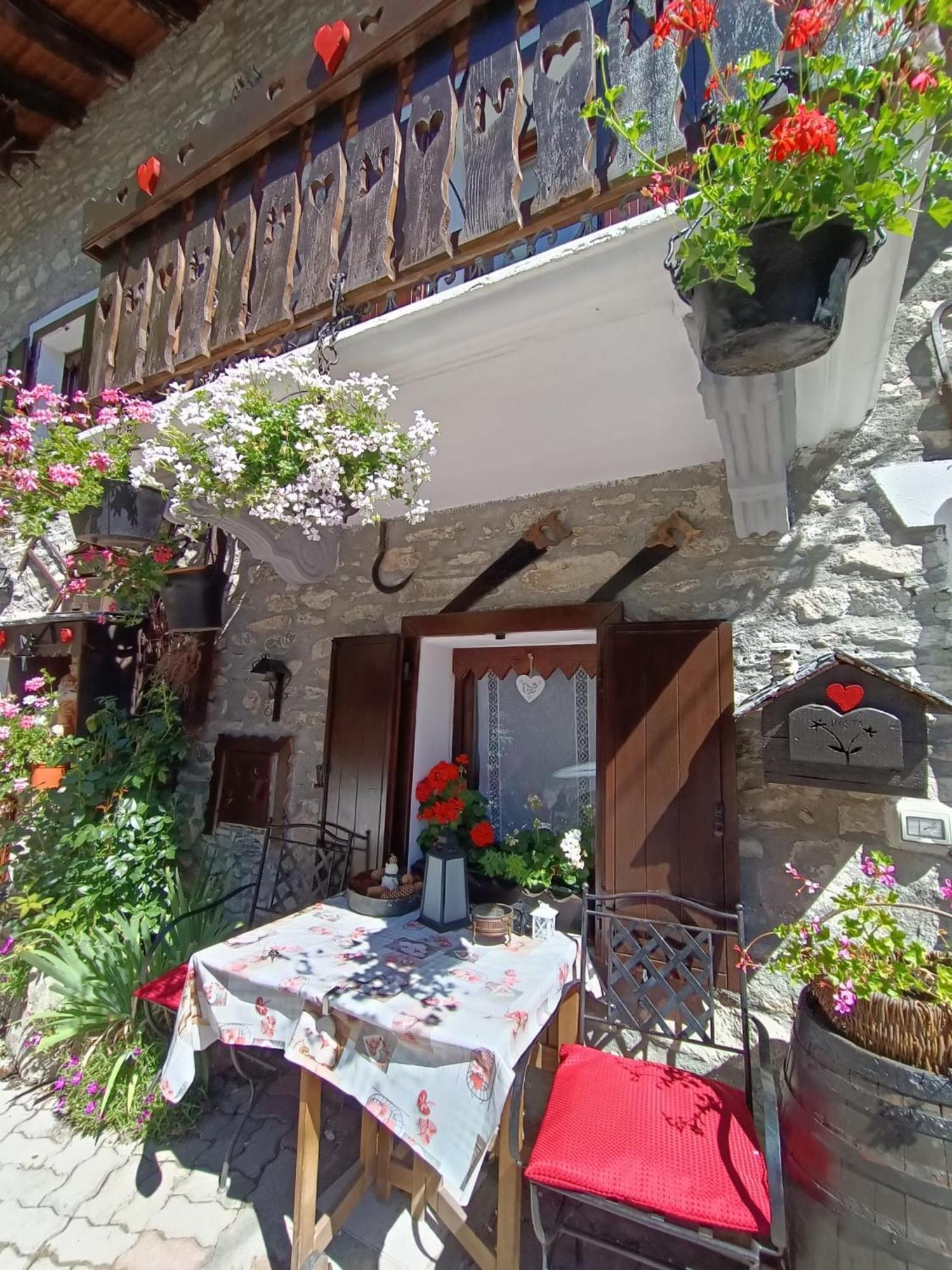 Le Grenier De Olga E Mario Apartment Pré-Saint-Didier Exterior photo